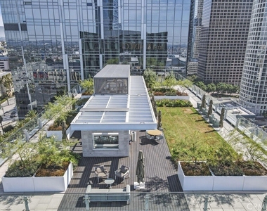 877 Francisco - Photo Thumbnail 23