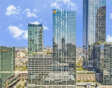877 Francisco - Photo Thumbnail 24