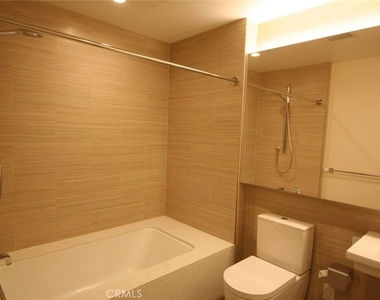 877 Francisco Street - Photo Thumbnail 4