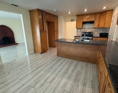 4486 Santee Place - Photo Thumbnail 4