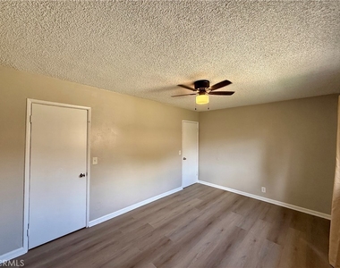 1006 E Nocta Street - Photo Thumbnail 8