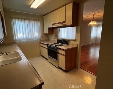 410 Milford Street - Photo Thumbnail 8