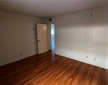 410 Milford Street - Photo Thumbnail 14