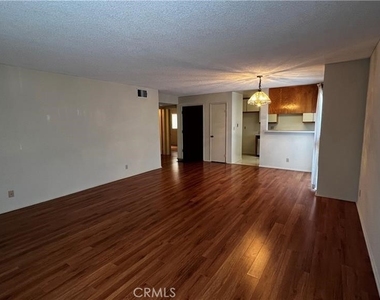 410 Milford Street - Photo Thumbnail 6