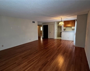 410 Milford Street - Photo Thumbnail 2