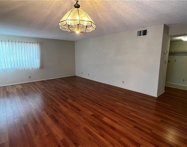 410 Milford Street - Photo Thumbnail 4