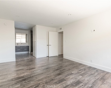5438 Mcculloch - Photo Thumbnail 8