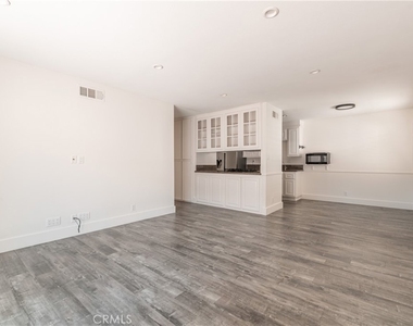 5438 Mcculloch - Photo Thumbnail 3