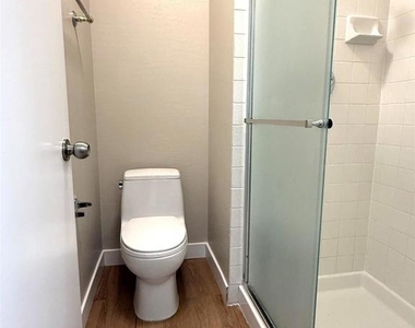 4398 N Spoonwood Ct - Photo Thumbnail 5