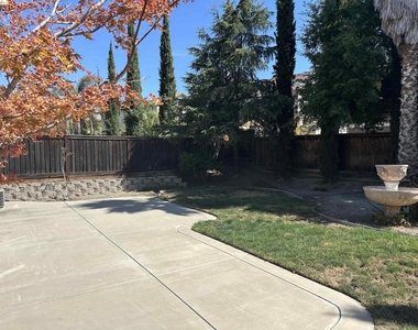 5616 Plumbridge Way - Photo Thumbnail 11