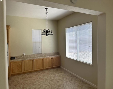 5616 Plumbridge Way - Photo Thumbnail 7