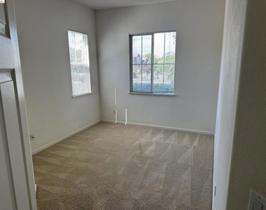 5616 Plumbridge Way - Photo Thumbnail 2