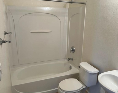 5616 Plumbridge Way - Photo Thumbnail 5