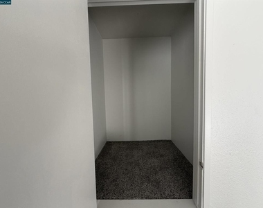 1648 W North Bear Creek Dr - Photo Thumbnail 18
