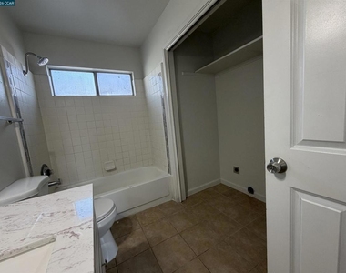 1648 W North Bear Creek Dr - Photo Thumbnail 21
