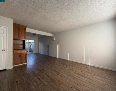 1648 W North Bear Creek Dr - Photo Thumbnail 5