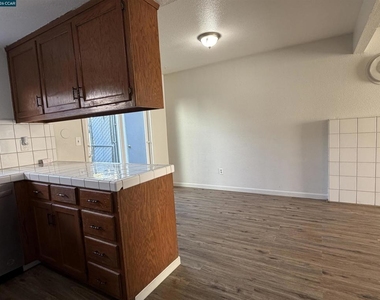 1648 W North Bear Creek Dr - Photo Thumbnail 10