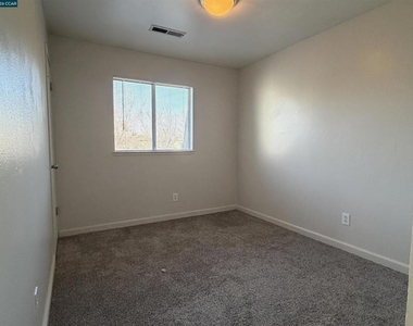 1648 W North Bear Creek Dr - Photo Thumbnail 13