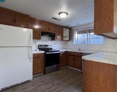1648 W North Bear Creek Dr - Photo Thumbnail 9