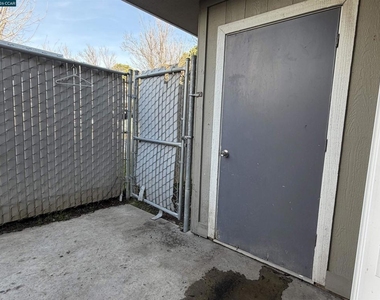 1648 W North Bear Creek Dr - Photo Thumbnail 12