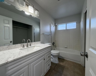 1648 W North Bear Creek Dr - Photo Thumbnail 20