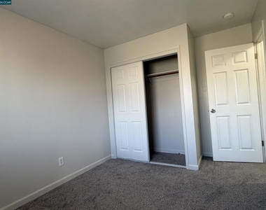 1648 W North Bear Creek Dr - Photo Thumbnail 14