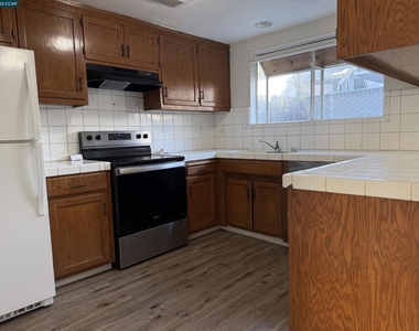 1648 W North Bear Creek Dr - Photo Thumbnail 23