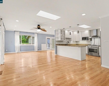4 Dale Court - Photo Thumbnail 9