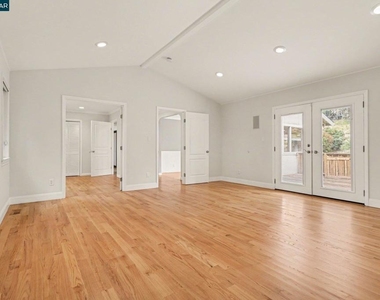 4 Dale Court - Photo Thumbnail 12
