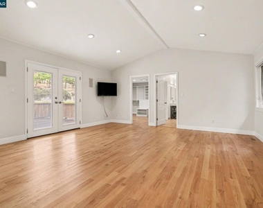 4 Dale Court - Photo Thumbnail 11