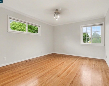 4 Dale Court - Photo Thumbnail 17