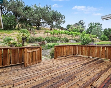 4 Dale Court - Photo Thumbnail 26