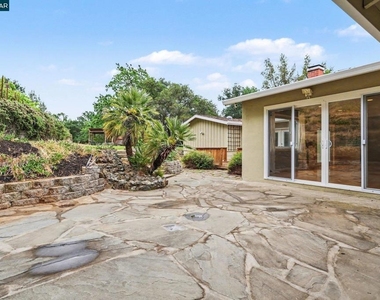 4 Dale Court - Photo Thumbnail 25