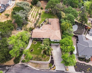 4 Dale Court - Photo Thumbnail 2