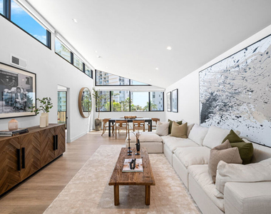 153 San Vicente Boulevard - Photo Thumbnail 27
