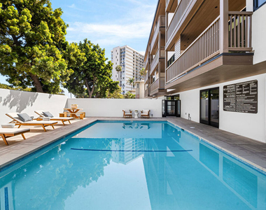 153 San Vicente Boulevard - Photo Thumbnail 34