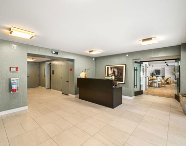 153 San Vicente Boulevard - Photo Thumbnail 28