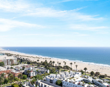 153 San Vicente Boulevard - Photo Thumbnail 35