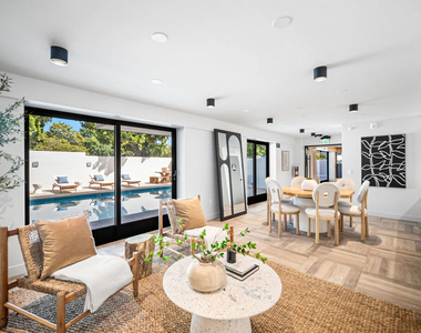 153 San Vicente Boulevard - Photo Thumbnail 25