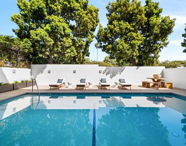 153 San Vicente Boulevard - Photo Thumbnail 1