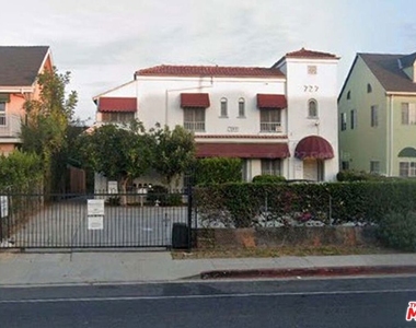 727 Crenshaw Boulevard - Photo Thumbnail 2