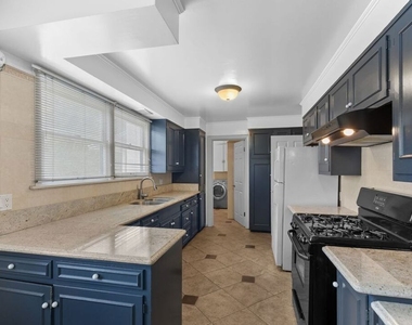 727 Crenshaw Boulevard - Photo Thumbnail 7