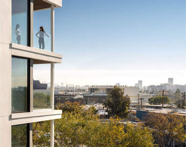 9001 Santa Monica Boulevard - Photo Thumbnail 4
