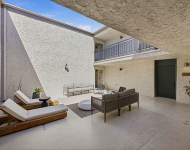 1352 S Carmelina Avenue - Photo Thumbnail 18
