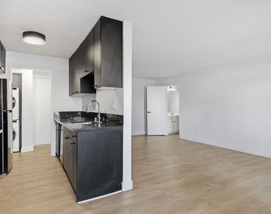 1352 S Carmelina Avenue - Photo Thumbnail 3