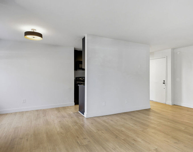 1352 S Carmelina Avenue - Photo Thumbnail 2