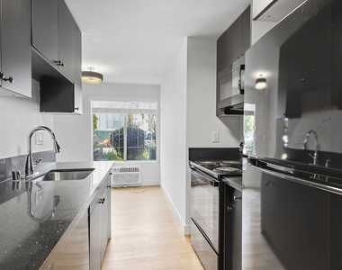 1352 S Carmelina Avenue - Photo Thumbnail 5