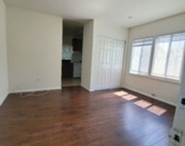1408 Arapahoe Street - Photo Thumbnail 3