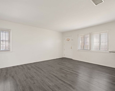8610 S 6th Avenue - Photo Thumbnail 11