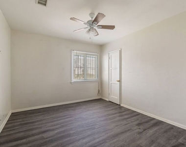 8610 S 6th Avenue - Photo Thumbnail 9